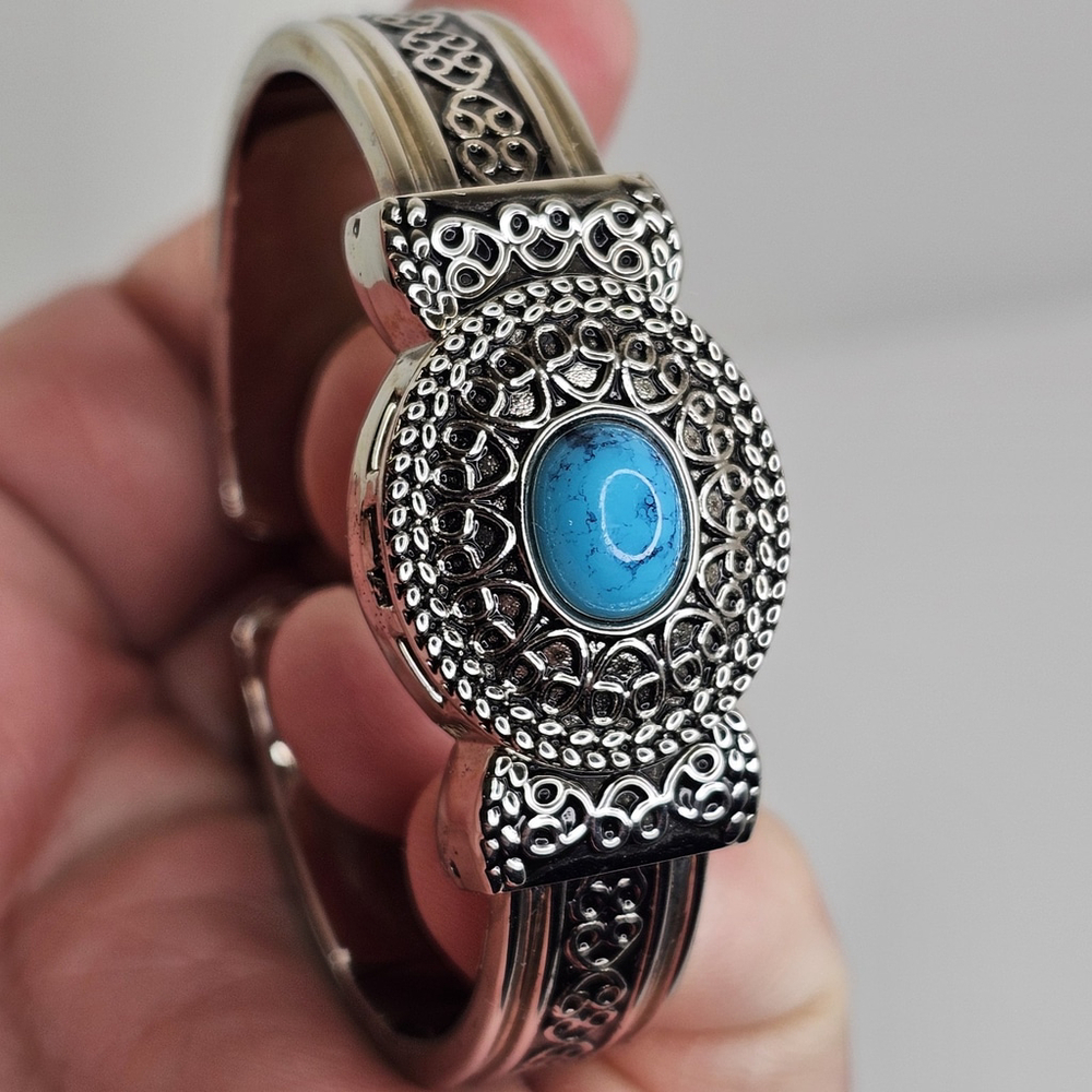 Faux Turquoise Silver Tone Japan Movements Bracelet Bangle Watch Working